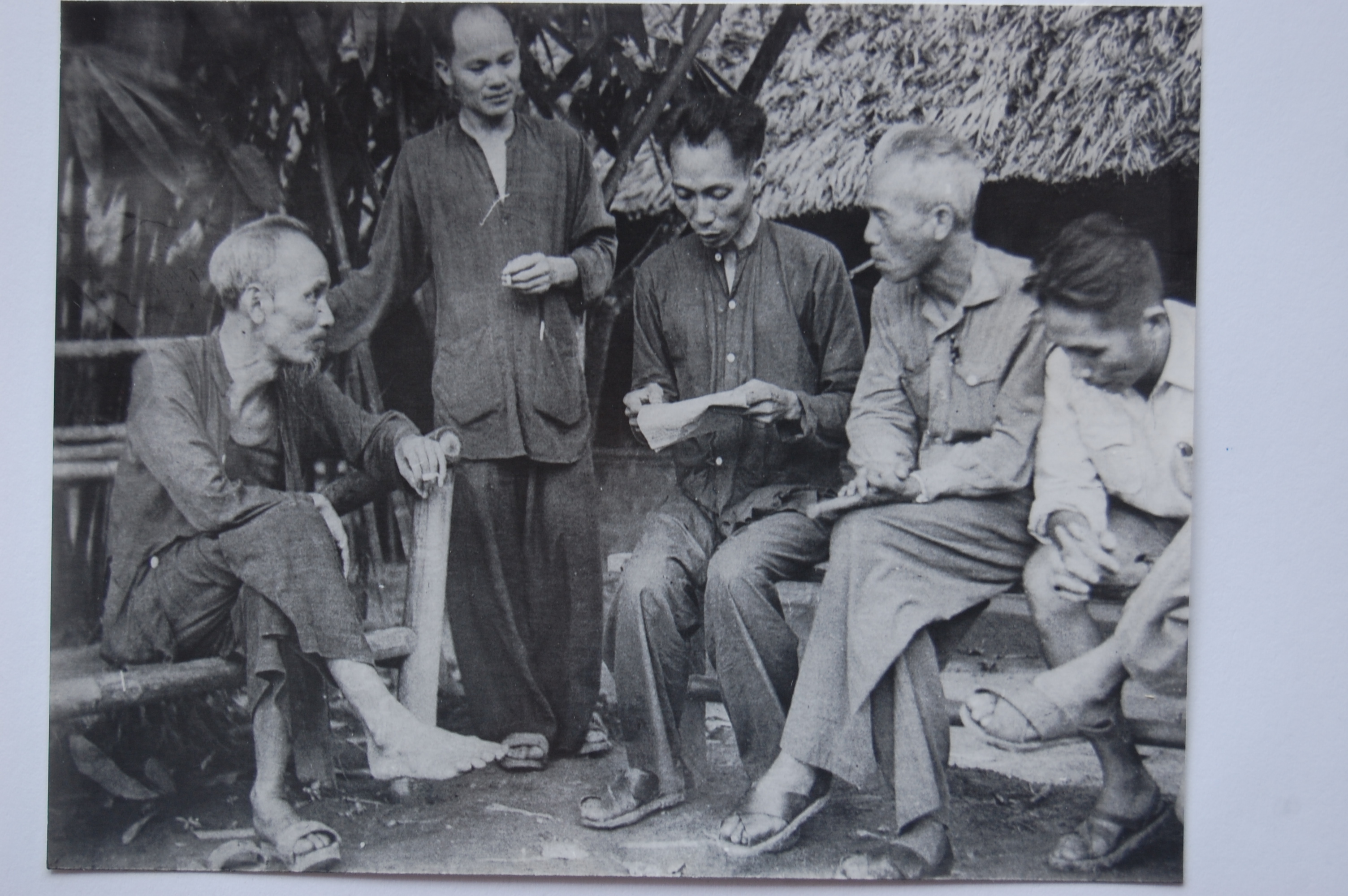 Chủ tịch Hồ Chí Minh và các thành viên Hội đồng Chính phủ